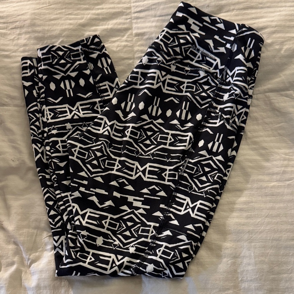 Columbia Black and White Geometric Leggings